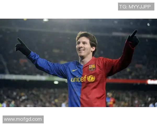 可爱足球明星壁纸精选让你的手机桌面充满活力与激情